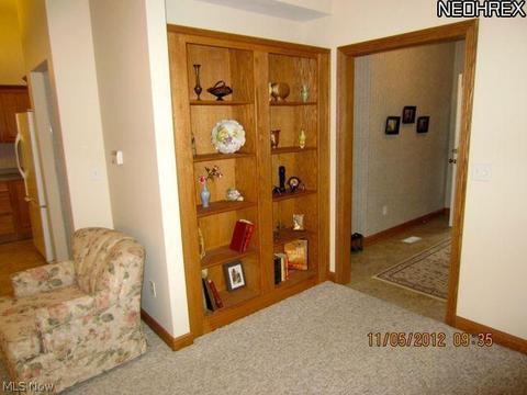 106 Legend Trl, Willowick, OH 44095 photo 17