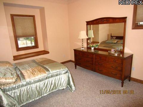 106 Legend Trl, Willowick, OH 44095 photo 20