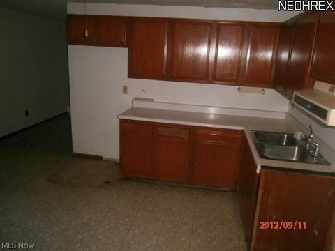 834 Case Ave, Elyria, OH 44035 photo 4