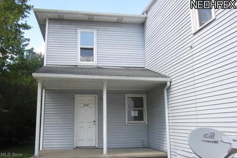 608 Cherry Rd NE, Massillon, OH 44646 photo 1