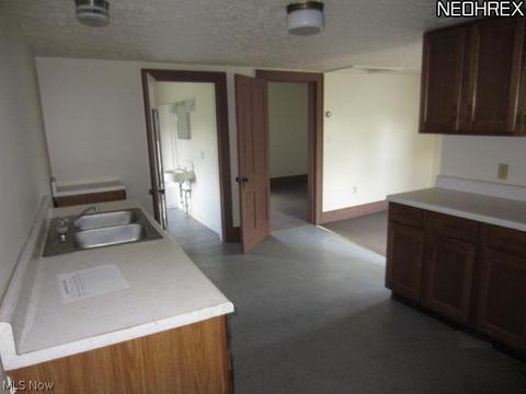 608 Cherry Rd NE, Massillon, OH 44646 photo 6