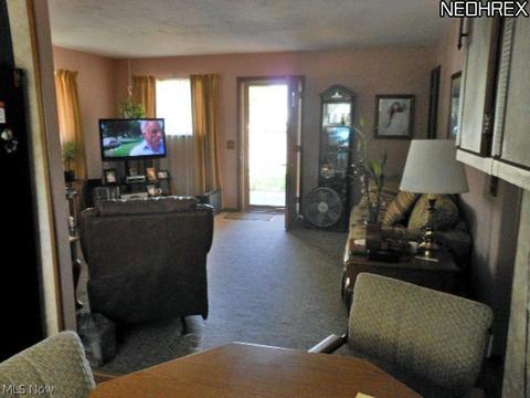 112 Longfellow St, Elyria, OH 44035 photo 4