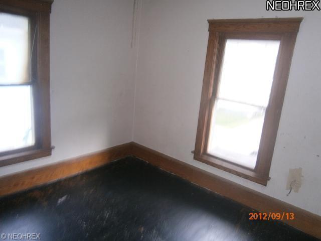 127 Charles Ct, Elyria, OH 44035 photo 7