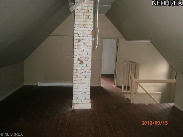127 Charles Ct, Elyria, OH 44035 photo 10
