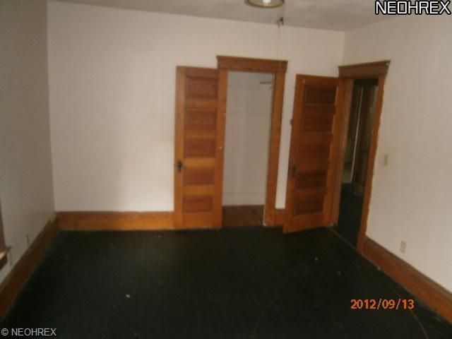 127 Charles Ct, Elyria, OH 44035 photo 9