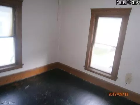 127 Charles Ct, Elyria, OH 44035 photo 7