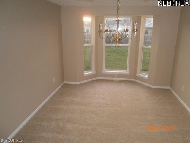 345 Alexis Dr, Elyria, OH 44035 photo 4