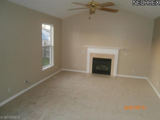 345 Alexis Dr, Elyria, OH 44035 photo 6