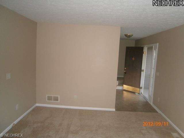 345 Alexis Dr, Elyria, OH 44035 photo 3