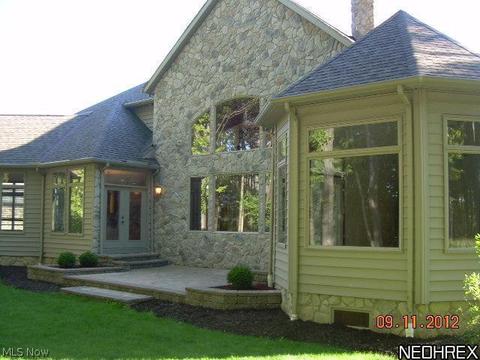 36875 Broadstone Dr, Solon, OH 44139 photo 2