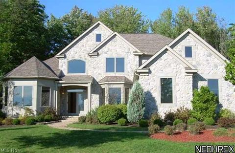 36875 Broadstone Dr, Solon, OH 44139 photo 1
