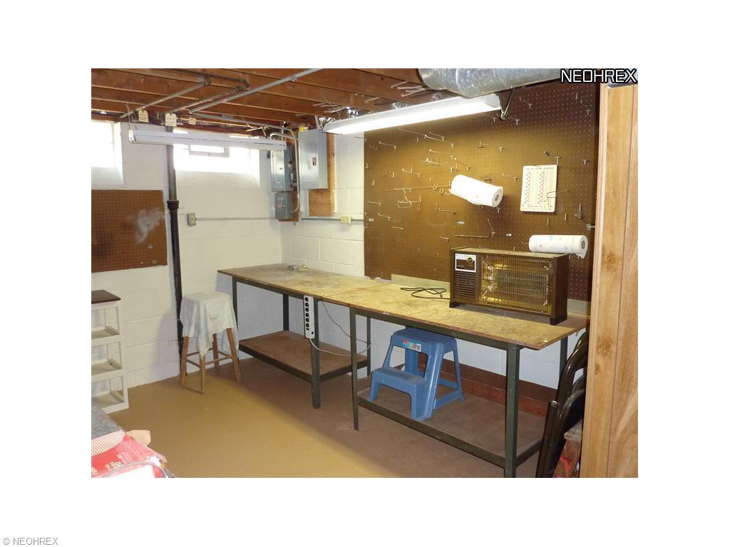 30413 Barjode Rd, Eastlake, OH 44095 photo 17