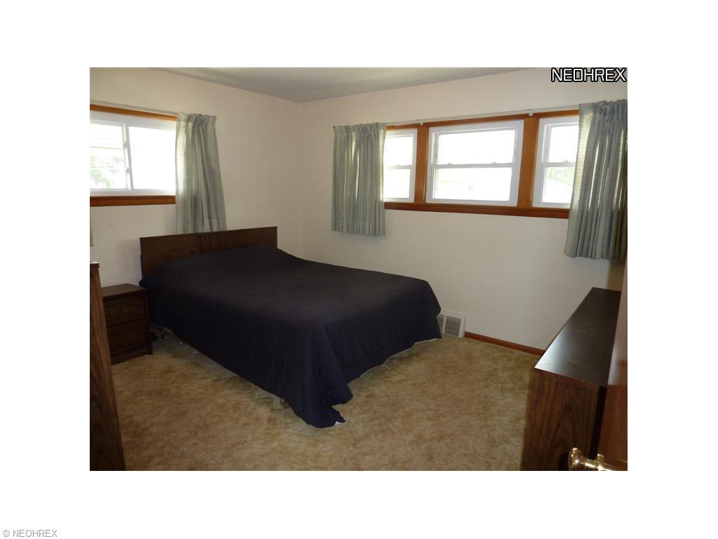 30413 Barjode Rd, Eastlake, OH 44095 photo 8