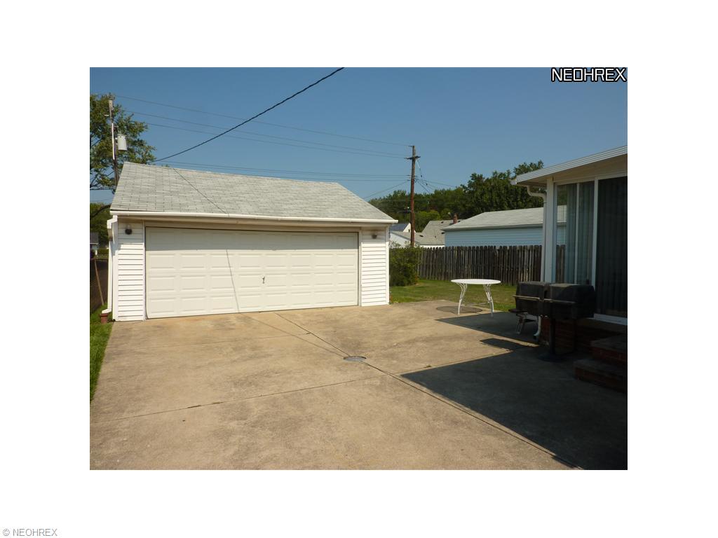 30413 Barjode Rd, Eastlake, OH 44095 photo 21