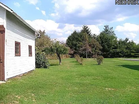 220 Cherry Ave, Chardon, OH 44024 photo 10