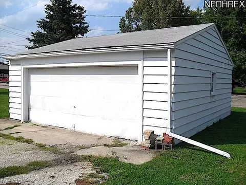 220 Cherry Ave, Chardon, OH 44024 photo 17