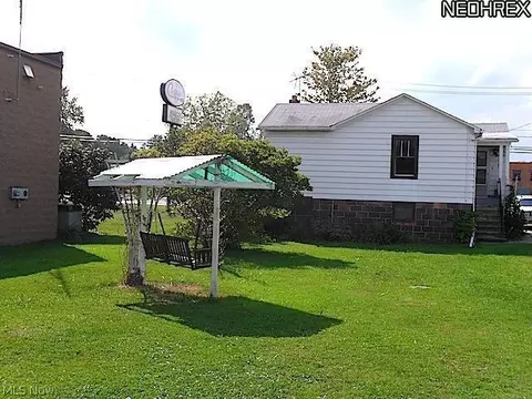 220 Cherry Ave, Chardon, OH 44024 photo 7