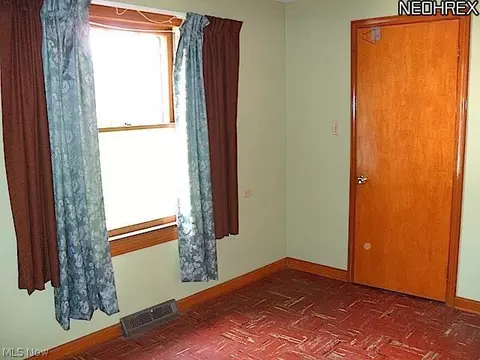220 Cherry Ave, Chardon, OH 44024 photo 15
