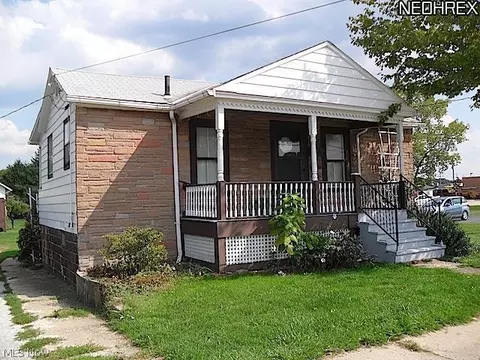 220 Cherry Ave, Chardon, OH 44024 photo 1