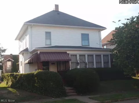 325 Mcclain Ave, Coshocton, OH 43812 photo 1