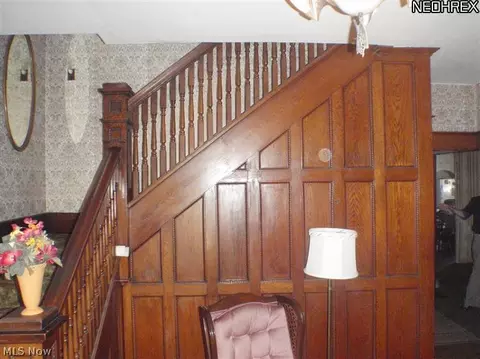 325 Mcclain Ave, Coshocton, OH 43812 photo 4