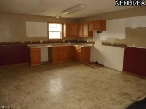 5411 Carlson Ln, Ashtabula, OH 44004 photo 2