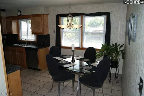 355 Ridgefield, Boardman, OH 44512 photo 7