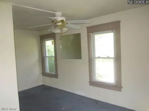 2425 Burton St, Warren, OH 44484 photo 8