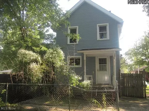 2425 Burton St, Warren, OH 44484 photo 2