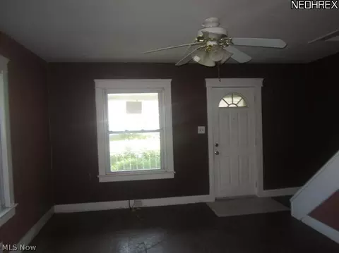 2425 Burton St, Warren, OH 44484 photo 5