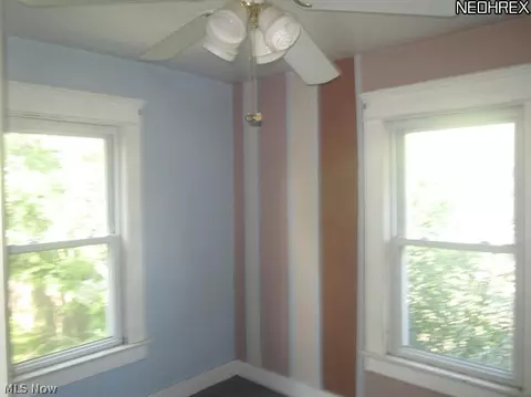 2425 Burton St, Warren, OH 44484 photo 7