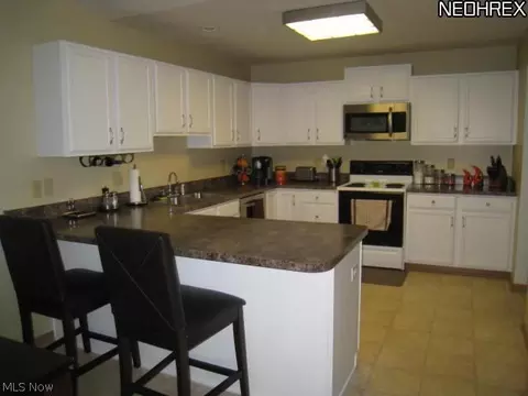 2275 Wright State Dr SE, Massillon, OH 44646 photo 3