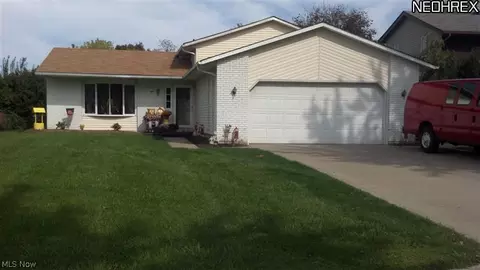 148 Greenway Dr, Elyria, OH 44035 photo 1