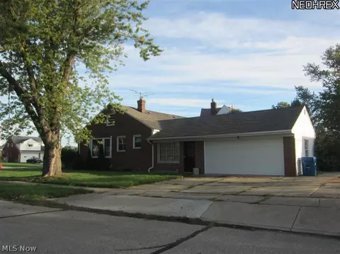 29408 Cresthaven Dr, Willowick, OH 44095 photo 3