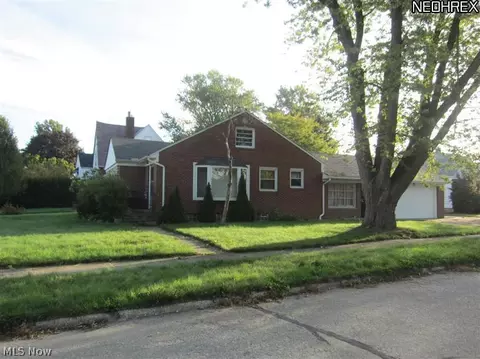 29408 Cresthaven Dr, Willowick, OH 44095 photo 4
