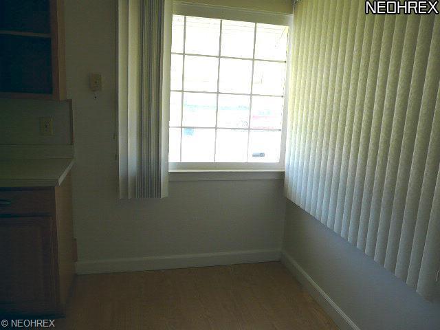 682 Weller Rd, Elyria, OH 44035 photo 2