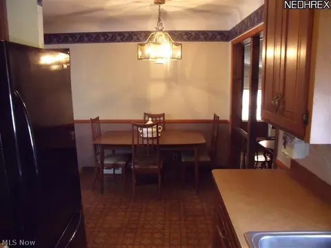 756 Pendley Rd, Willowick, OH 44095 photo 8