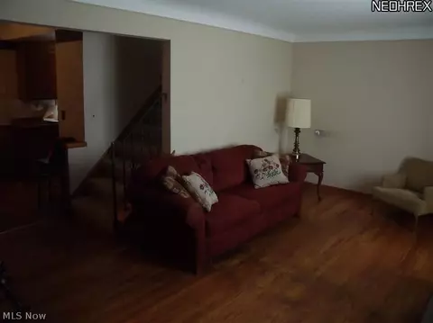 756 Pendley Rd, Willowick, OH 44095 photo 3