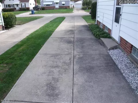 756 Pendley Rd, Willowick, OH 44095 photo 22