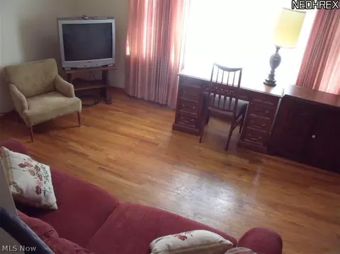 756 Pendley Rd, Willowick, OH 44095 photo 6
