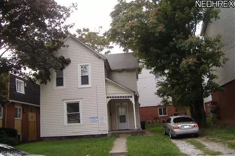 424 Sumner St, Akron, OH 44304 photo 1
