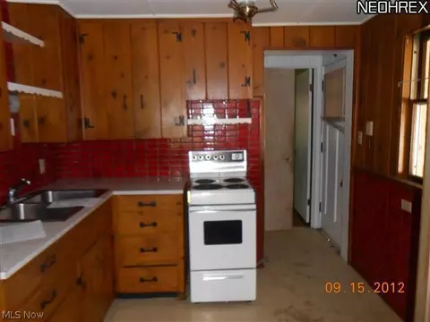 300 Stackhouse St, Minerva, OH 44657 photo 7