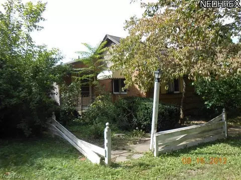 300 Stackhouse St, Minerva, OH 44657 photo 2