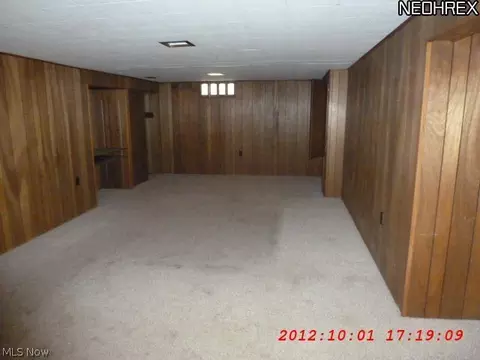 1060 Westport Dr, Youngstown, OH 44511 photo 5