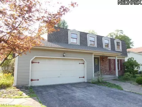 1060 Westport Dr, Youngstown, OH 44511 photo 1