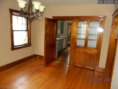 128 Eastern Heights Blvd, Elyria, OH 44035 photo 4