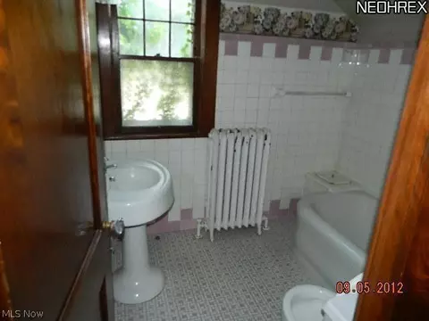 128 Eastern Heights Blvd, Elyria, OH 44035 photo 7