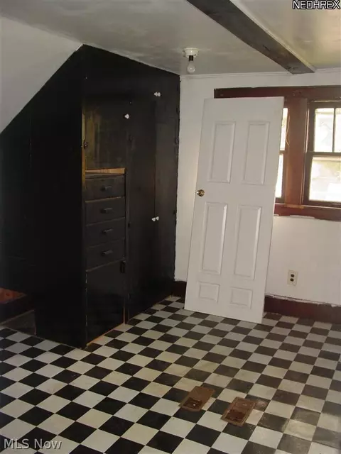 733 Evans Ave, Akron, OH 44310 photo 9