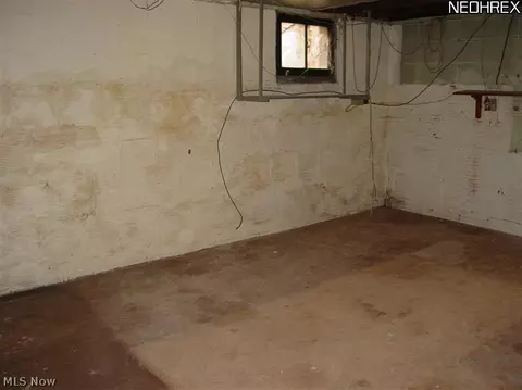 733 Evans Ave, Akron, OH 44310 photo 10