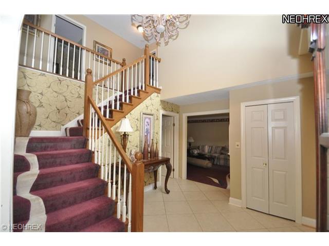 36845 Valley Forge Dr, Solon, OH 44139 photo 2